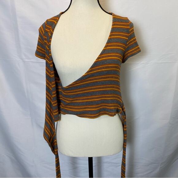 Urban Outfitters Project Social T Women’s Bailey Top Medium Wrap Cross Over Crop - Picture 6 of 11
